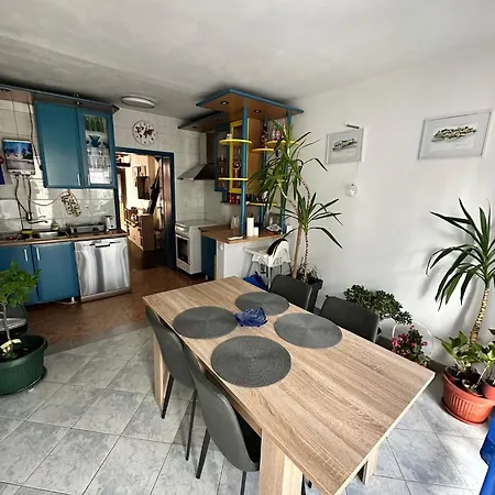 Sky Rooftop 100 Sqm Big