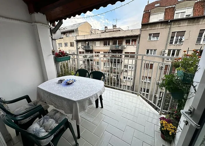 Sky Rooftop 100 Sqm Big بلغراد